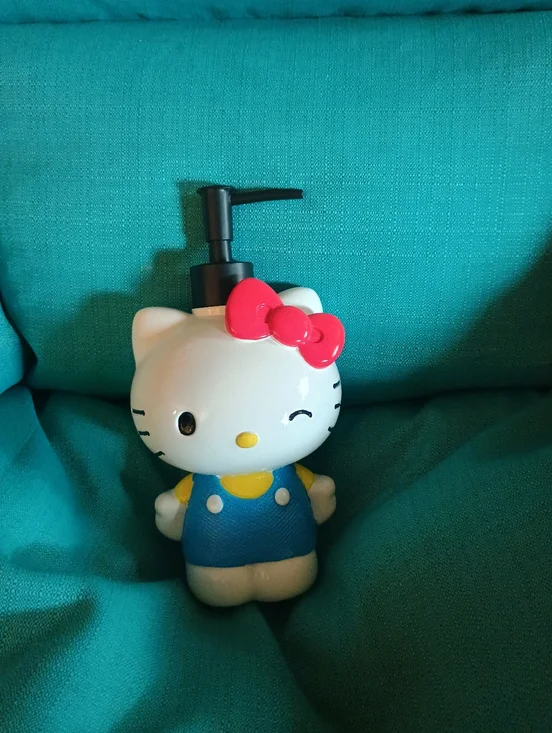 NEW Hello Kitty 2 Piece Bath Set - Picture 5 of 10